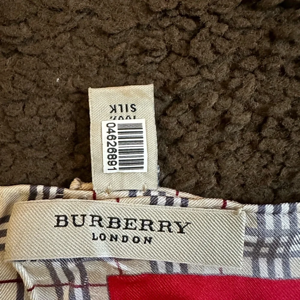 Burberry scarf - Picture 6 of 8